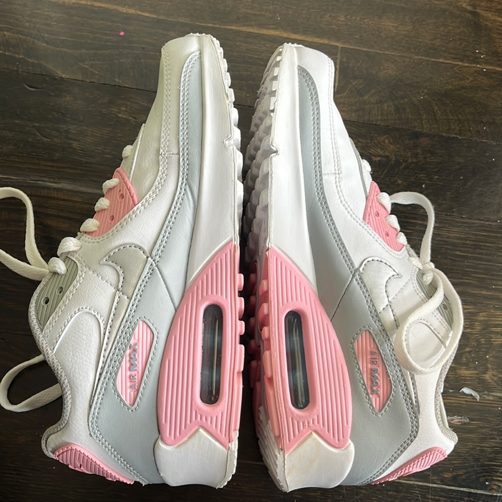 Nike Air Max 90 LTR (LT Smoke Grey/Metallic Silver) Size 4 (BIG GIRL)